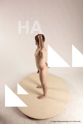 mikulas standing 05a