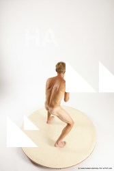 alexandr standing 09a