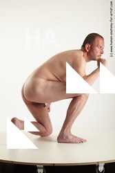 kneeling reference of elbert 14