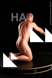 kneeling reference of leland15