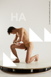 jamie kneeling 03 05b