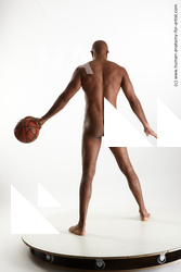 standing reference tiago 04