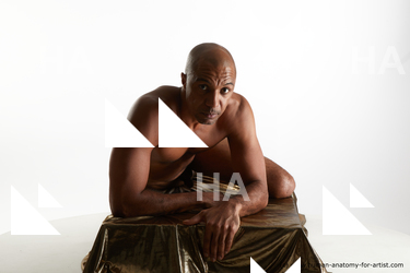 laying reference tiago 01