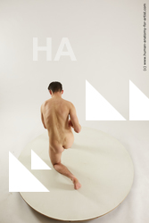 jamie kneeling 04 09a