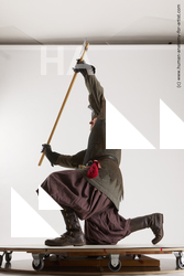 sigvid kneeling 01 04c