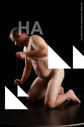 kneeling reference louis 02