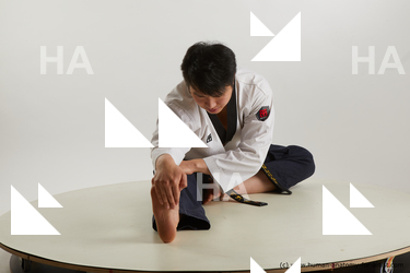 sitting reference lan 08