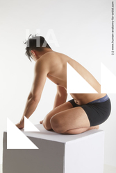 kneeling reference yoshinaga kuri 04