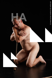 kneeling reference louis 02