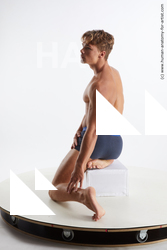 kneeling reference nathaniel 03