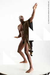 standing reference tiago 03