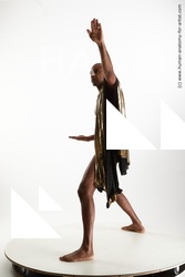 standing reference tiago 04