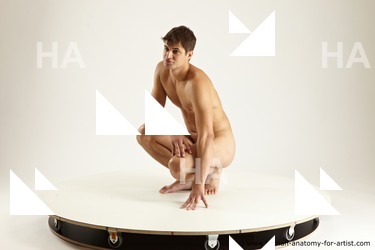 willbert kneeling 05s 02b