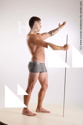 standing reference piero 05