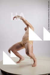 standing reference chase 02