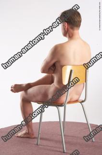 eduard sitting 08
