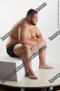 Sitting reference poses Ronaldo Biggato