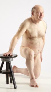 Kneeling reference poses Vratislav